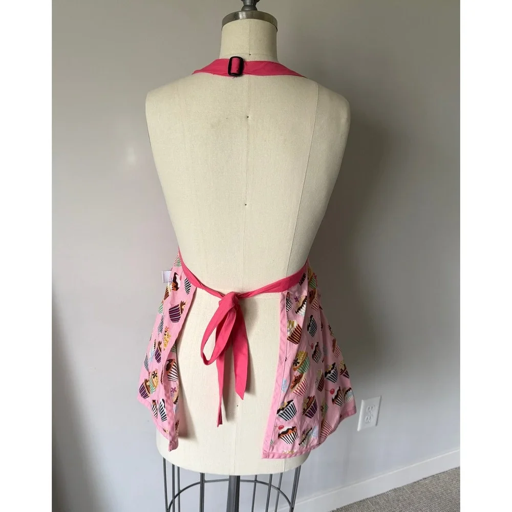 Apron Elegance Pink Cupcake Ruffle Bib Apron 100% Cotton Pockets Retro Feminine